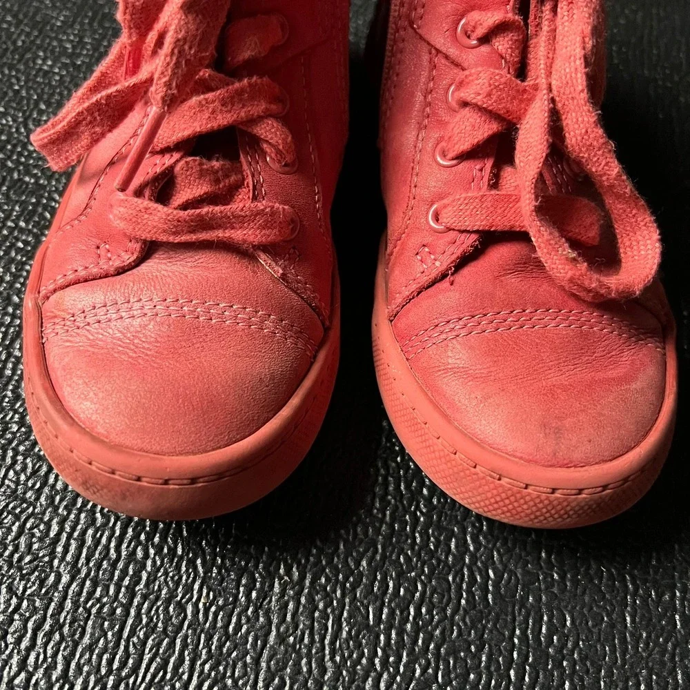 Clarks Kids Red Leather High Top Sneakers Side Zip Shoes US 10 M Leather Insoles
